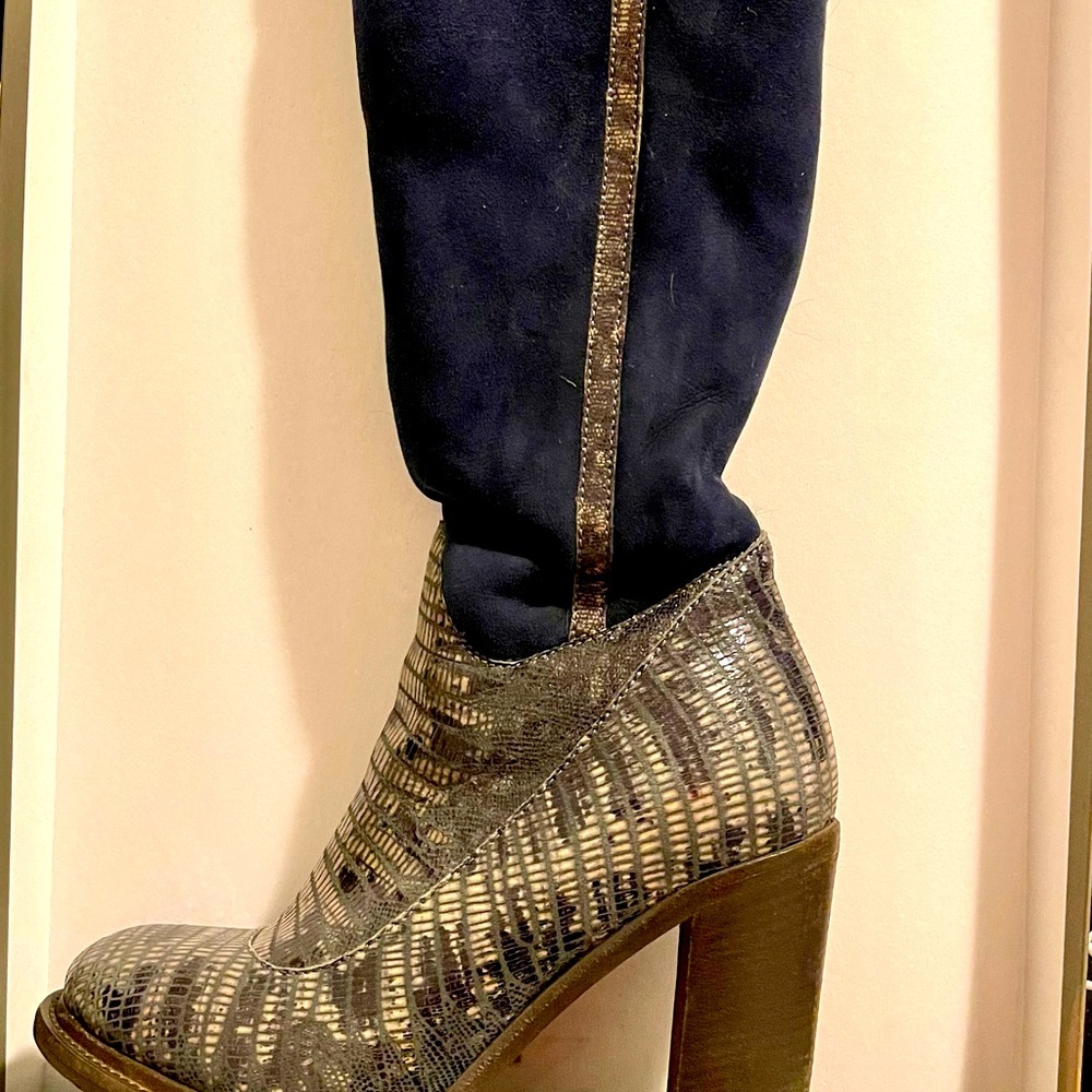 Ugg Collection Aldabella boots Italy Ink Charcoal/Croc embossed